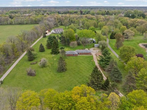 700 Townsend Road , Addison Twp, MI 48367