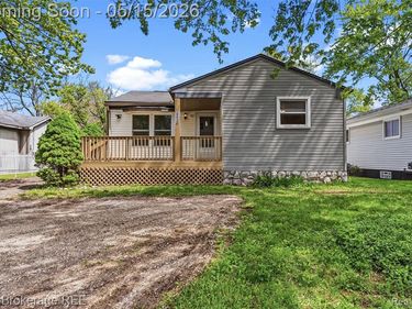 6430 Cloverton Drive, Waterford Twp, MI 48329
