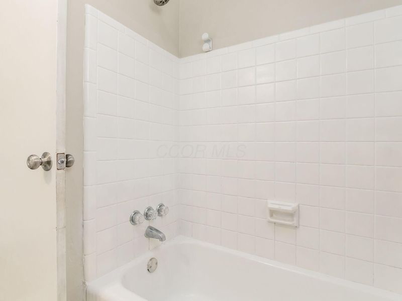125 Postle Boulevard, Columbus, OH 43228 Photo 21