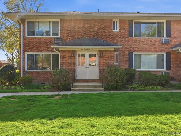 101 Edmunton Drive , Unit G2, North Babylon, NY 11703