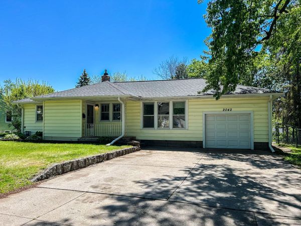 2042 Cottage Avenue E, Saint Paul, MN 55119