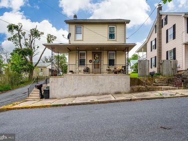 7 FAIRVIEW STREET, PINE GROVE, PA 17963