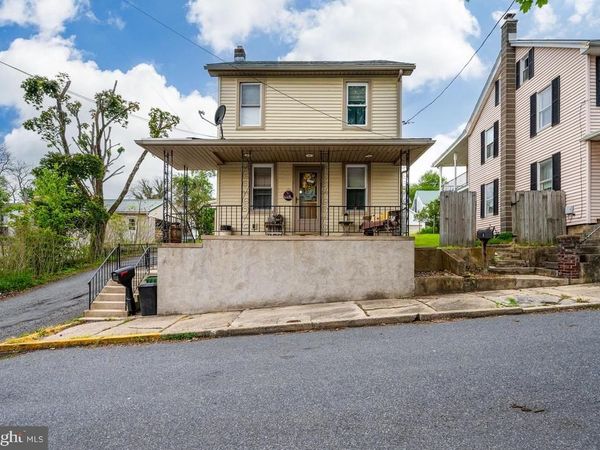 7 FAIRVIEW STREET, PINE GROVE, PA 17963