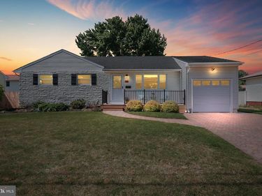 29 SURREY DRIVE, HAMILTON, NJ 08690