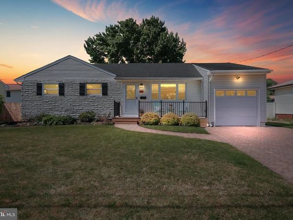 29 SURREY DRIVE, HAMILTON, NJ 08690