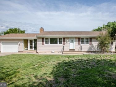 768 MERCERVILLE-EDINBURG ROAD, HAMILTON, NJ 08619