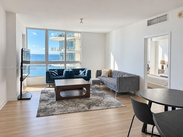 300 S Biscayne Blvd, Unit T-1606, Miami, FL 33131