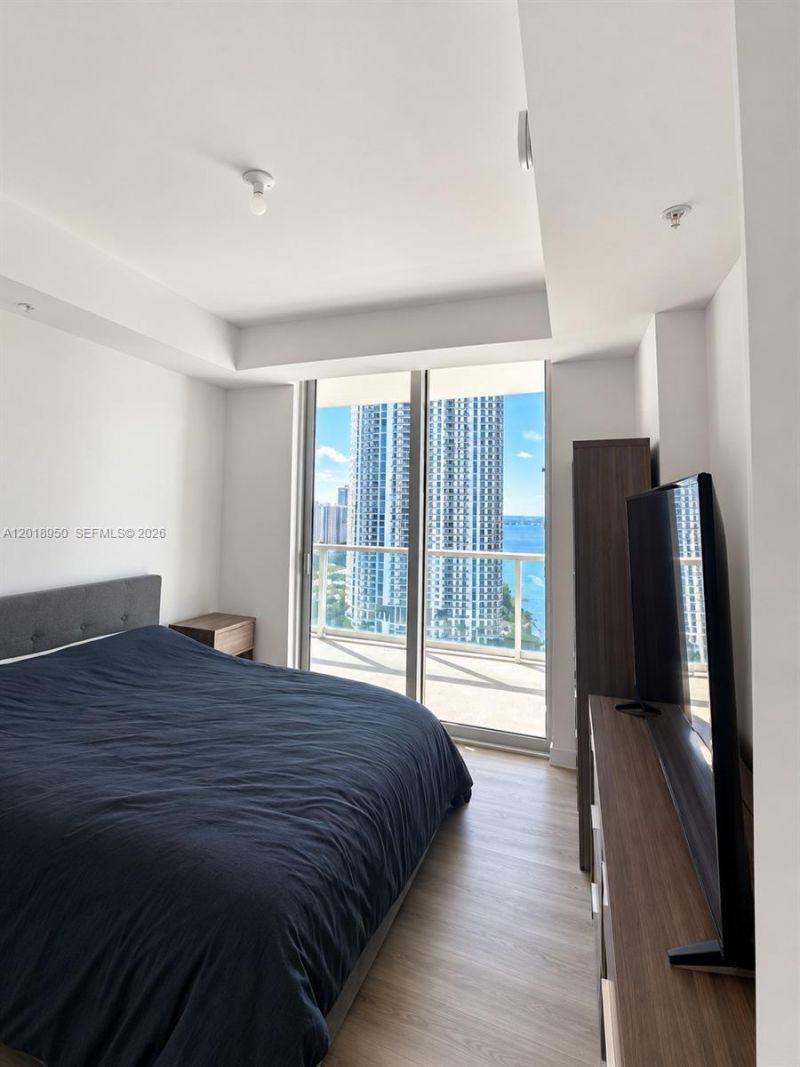 300 S Biscayne Blvd, Unit T-1606, Miami, FL 33131 Photo