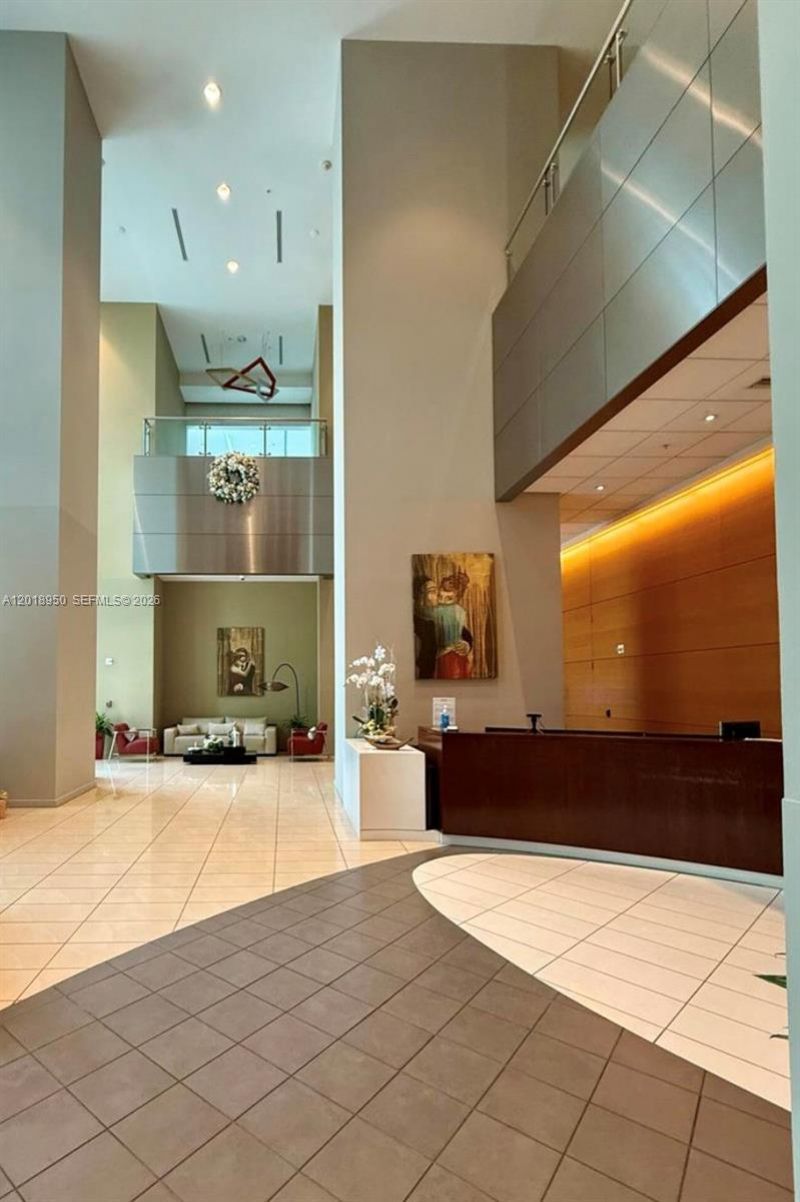 300 S Biscayne Blvd, Unit T-1606, Miami, FL 33131 Photo