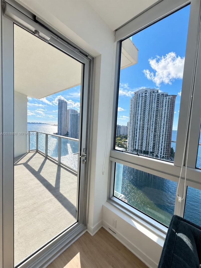300 S Biscayne Blvd, Unit T-1606, Miami, FL 33131 Photo