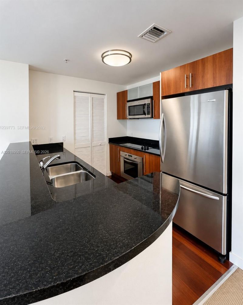 300 S Biscayne Blvd, Unit T-1606, Miami, FL 33131 Photo