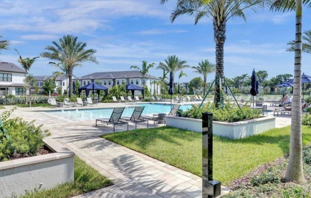 4549 W Pinehurst Trl W, Unit W, Oakland Park, FL 33309 Photo