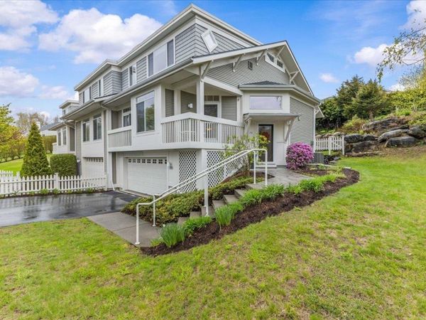 73 Park Road, South Burlington, VT 05403
