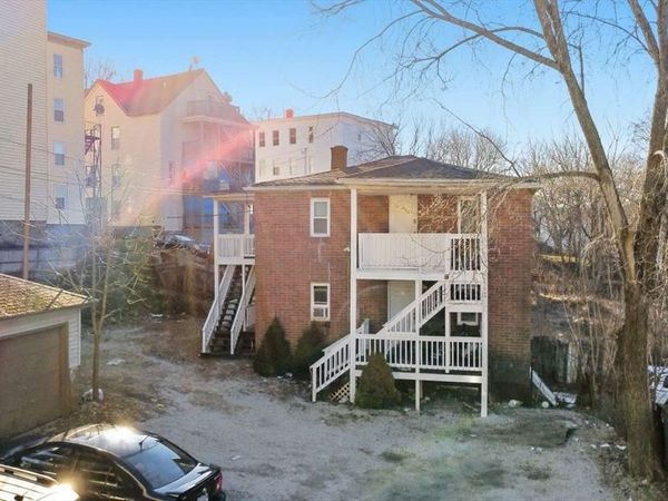 98 Cross St, Southbridge, MA 01550