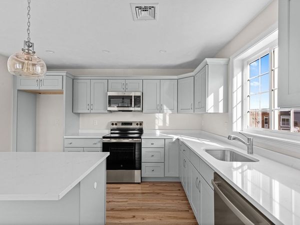 393-5 Court St, Unit 5, Plymouth, MA 02360
