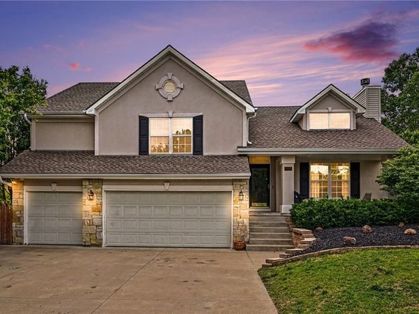 4304 Kensington Drive, St Joseph, MO 64506