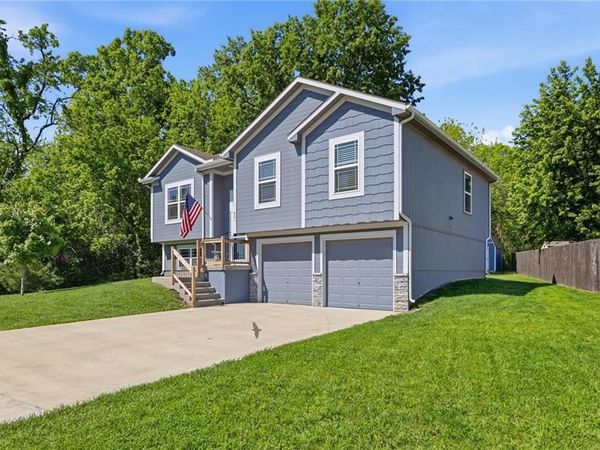 403 Timbercreek Drive, Belton, MO 64012