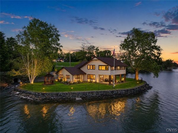 5072 W Lake Road, Auburn, NY 13021