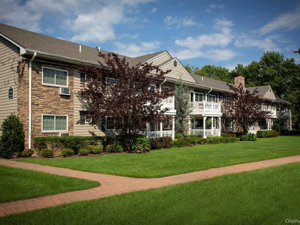 668 Veterans Highway , Unit 2-1D, Hauppauge, NY 11788