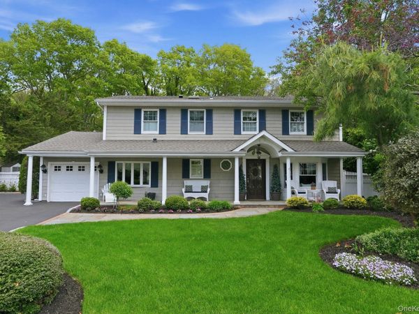 17 Milburn Road , South Setauket, NY 11720