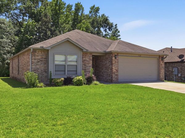 1129 Meadows Edge Drive , Alexander, AR 72002