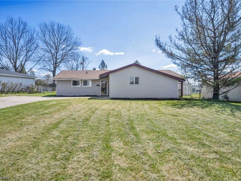 5863 Kimberly Drive, Bedford Heights, OH 44146 Photo 1
