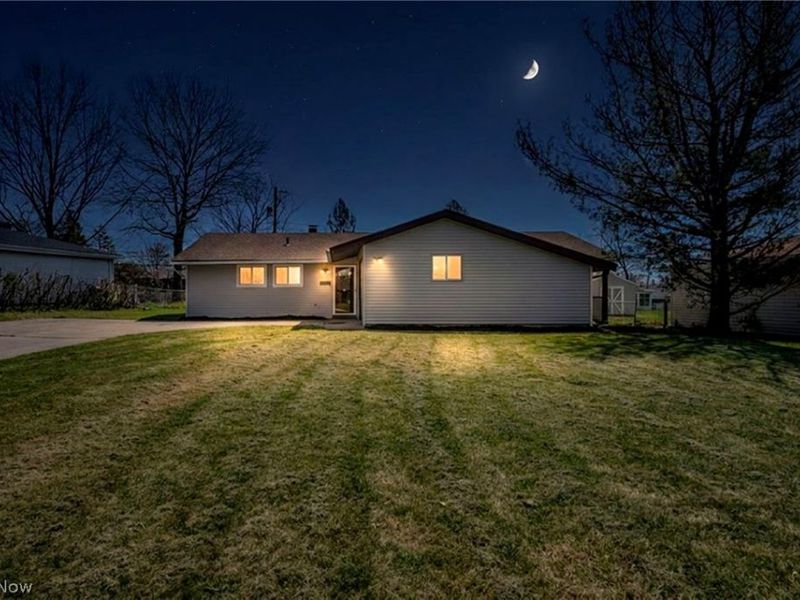 5863 Kimberly Drive, Bedford Heights, OH 44146 Photo 2