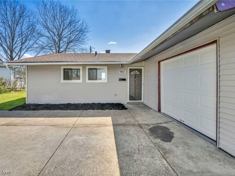 5863 Kimberly Drive, Bedford Heights, OH 44146 Photo 5
