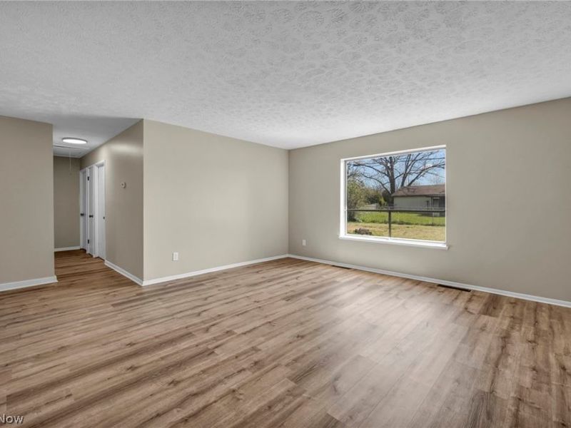 5863 Kimberly Drive, Bedford Heights, OH 44146 Photo 9