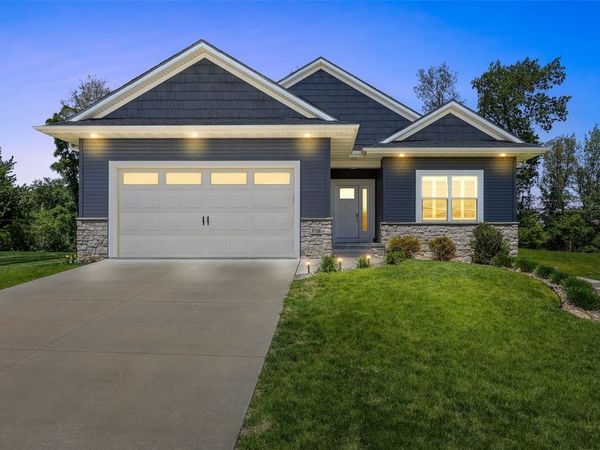 3710 Oak Ridge Court SE, Cedar Rapids, IA 52403