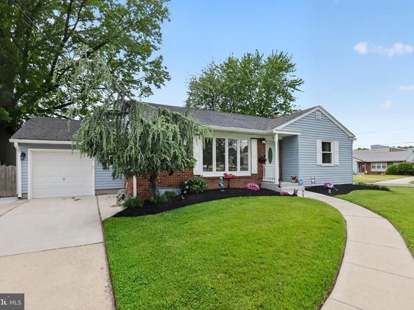 2 SURREY COURT, CHERRY HILL, NJ 08034