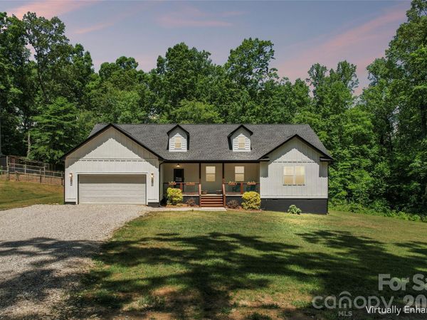 305 Robinson Avenue, Mount Holly, NC 28120