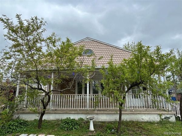 7004 Orchard Avenue, Warren, MI 48091