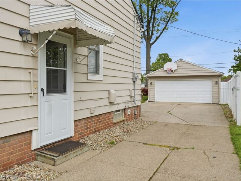 9210 Fernhill Avenue, Parma, OH 44129 Photo 29