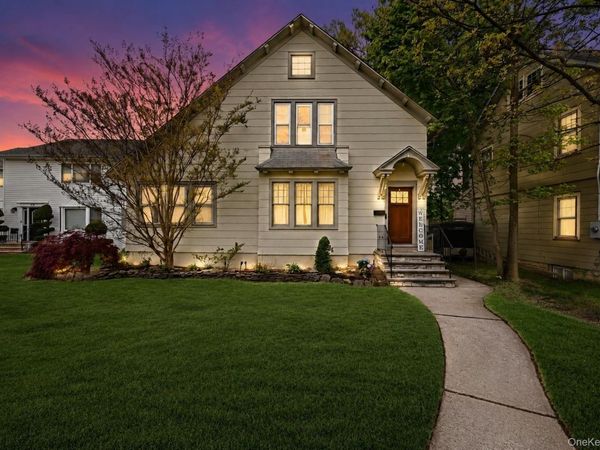 91 Rockaway Avenue , Rockville Centre, NY 11570