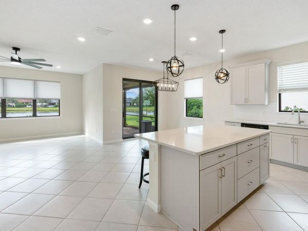 471 SE Vallarta Drive, Port St. Lucie, FL 34984