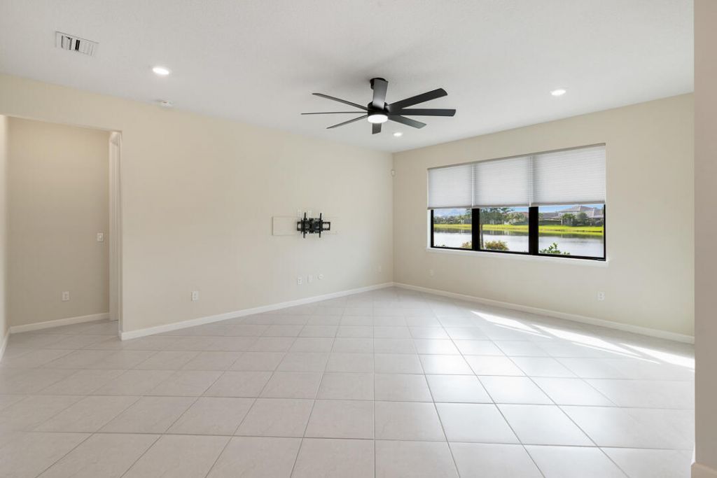 471 SE Vallarta Drive, Port Saint Lucie, FL 34984 Photo