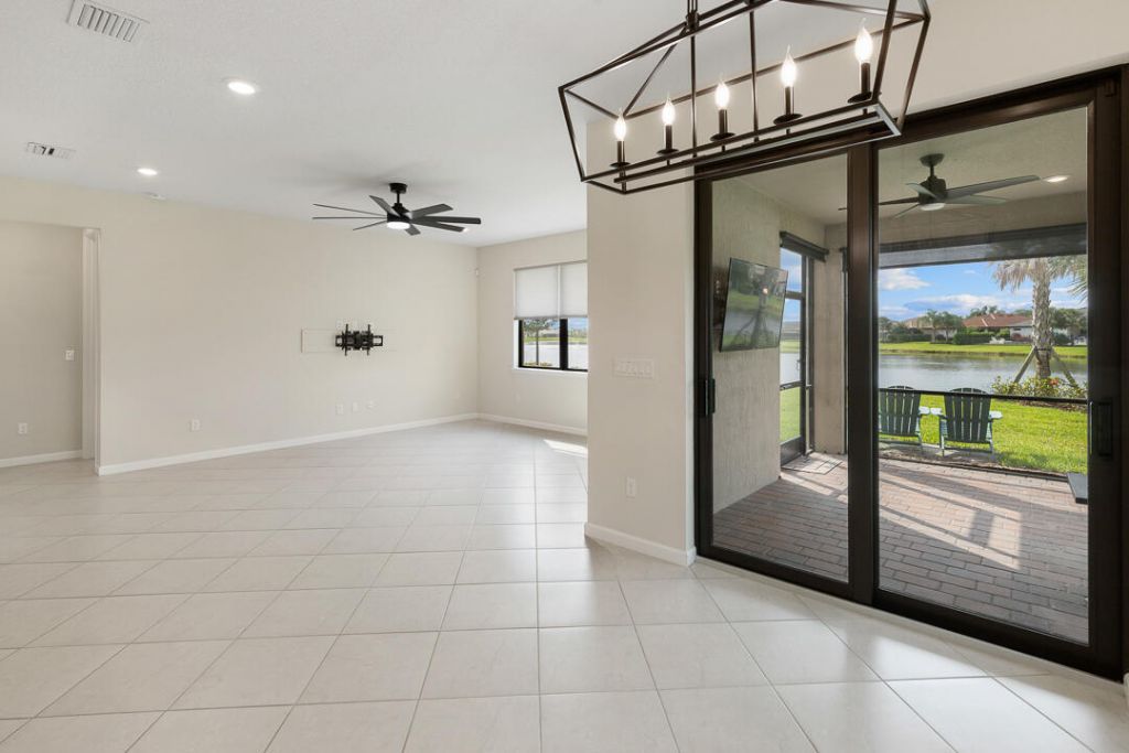 471 SE Vallarta Drive, Port Saint Lucie, FL 34984 Photo