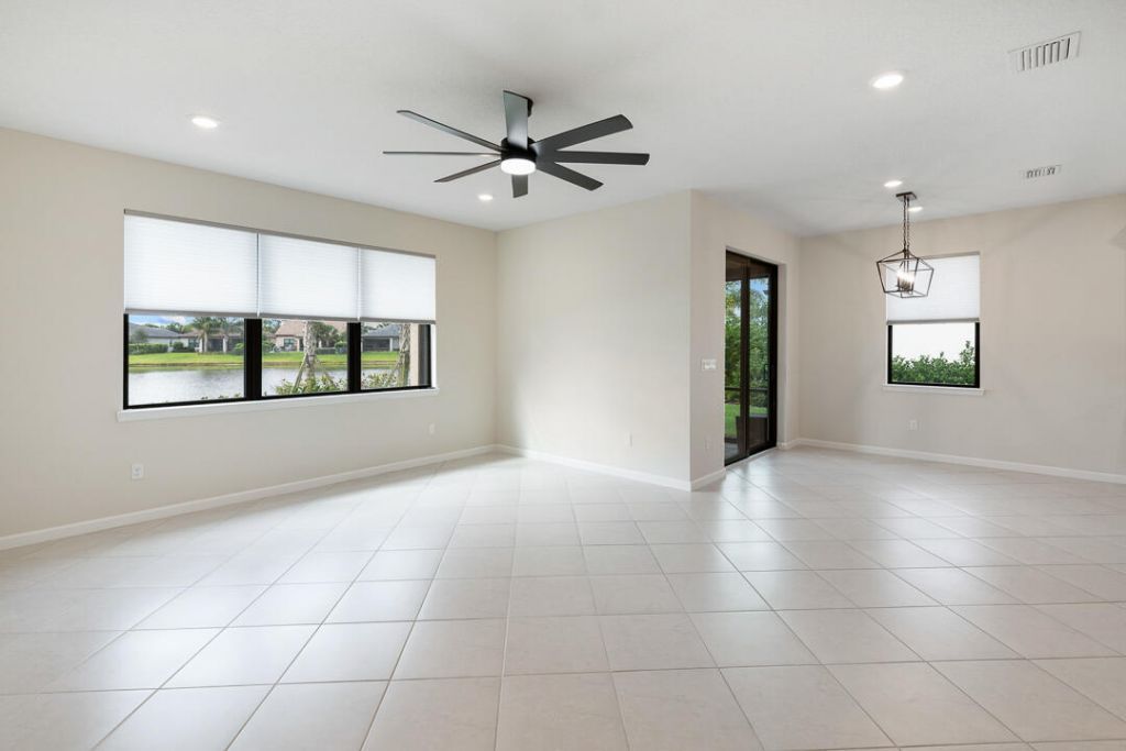 471 SE Vallarta Drive, Port Saint Lucie, FL 34984 Photo