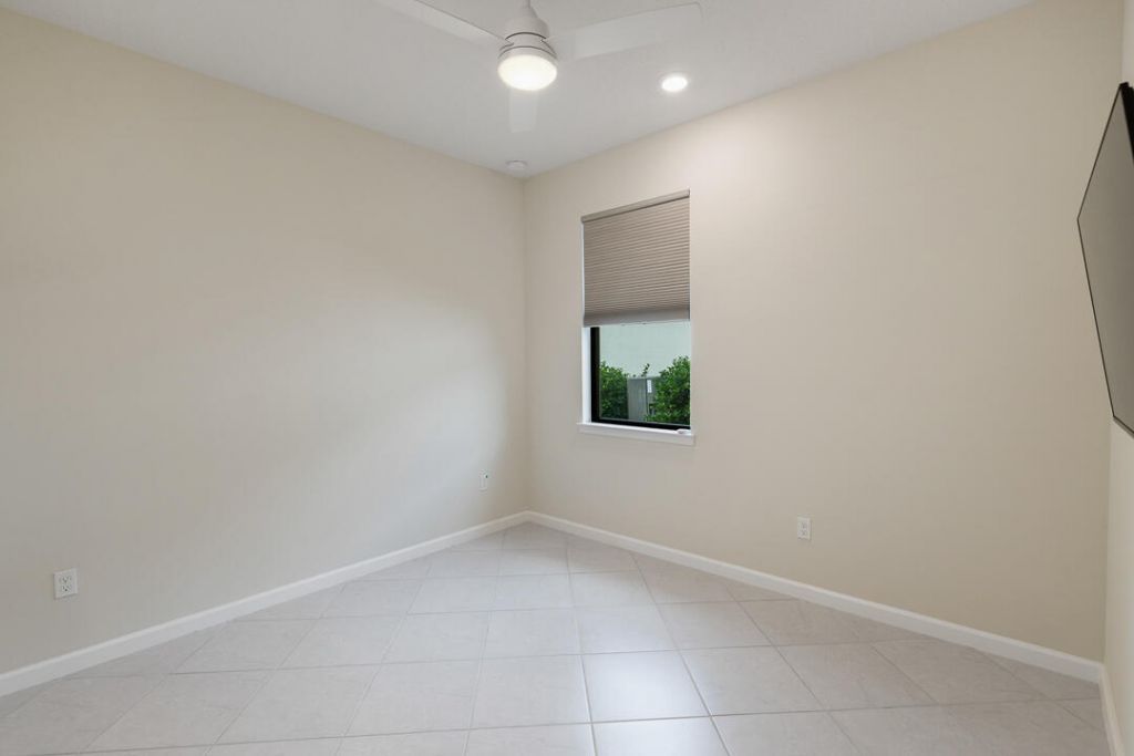 471 SE Vallarta Drive, Port Saint Lucie, FL 34984 Photo