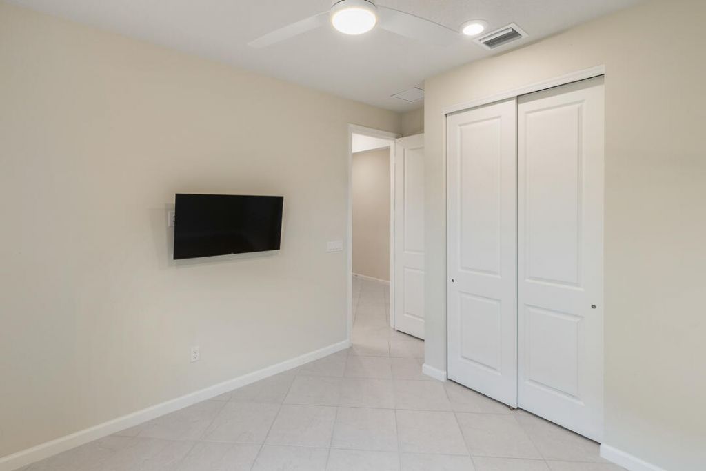 471 SE Vallarta Drive, Port Saint Lucie, FL 34984 Photo