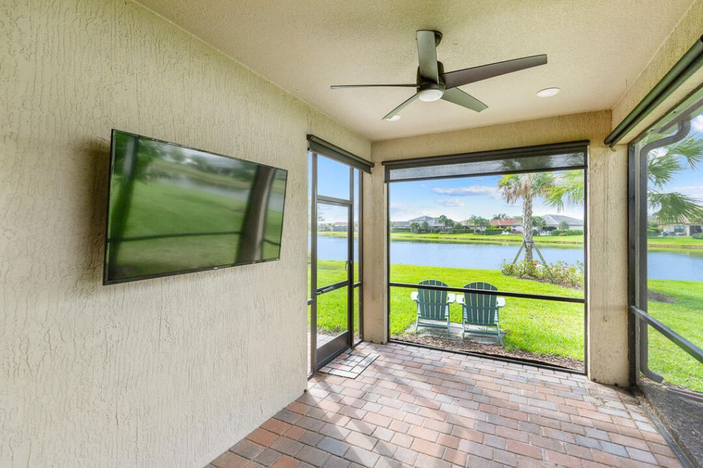 471 SE Vallarta Drive, Port Saint Lucie, FL 34984 Photo