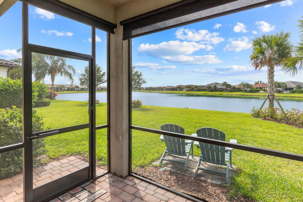 471 SE Vallarta Drive, Port Saint Lucie, FL 34984 Photo