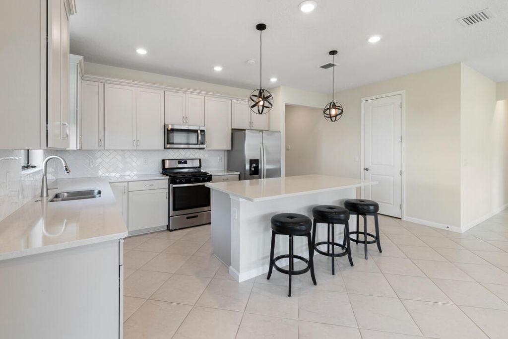 471 SE Vallarta Drive, Port Saint Lucie, FL 34984 Photo