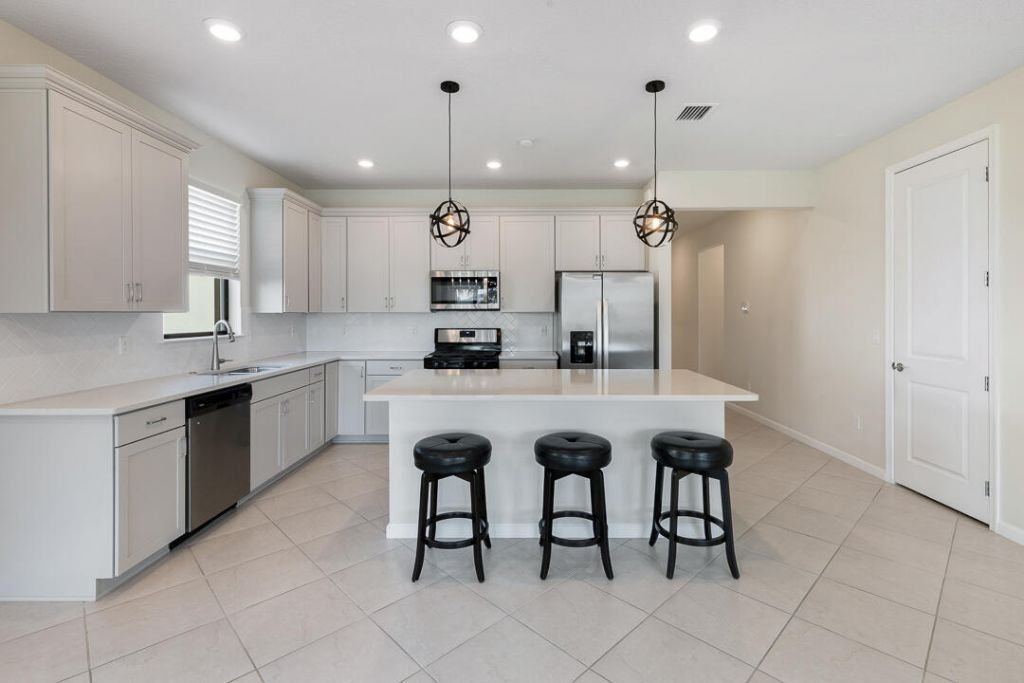 471 SE Vallarta Drive, Port Saint Lucie, FL 34984 Photo