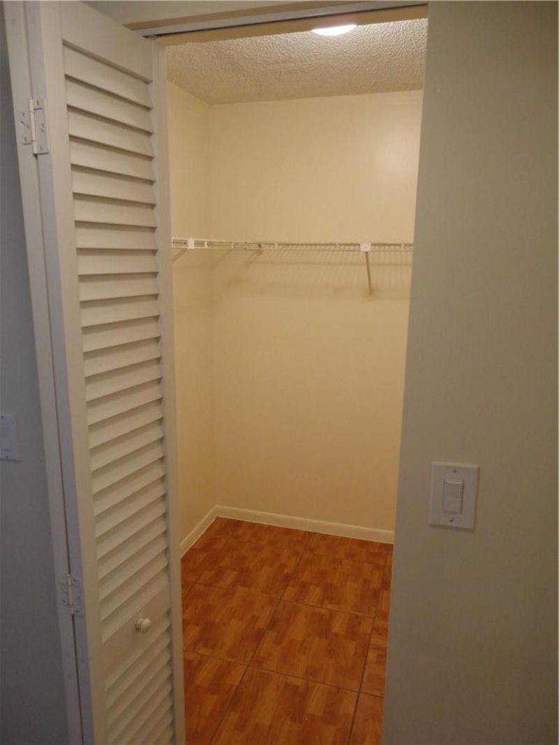 711 N Pine Island Road, Unit 206, Plantation, FL 33324 Photo