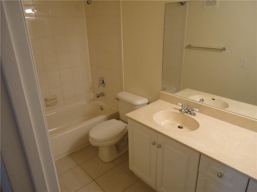 711 N Pine Island Road, Unit 206, Plantation, FL 33324 Photo