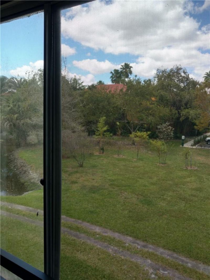 711 N Pine Island Road, Unit 206, Plantation, FL 33324 Photo
