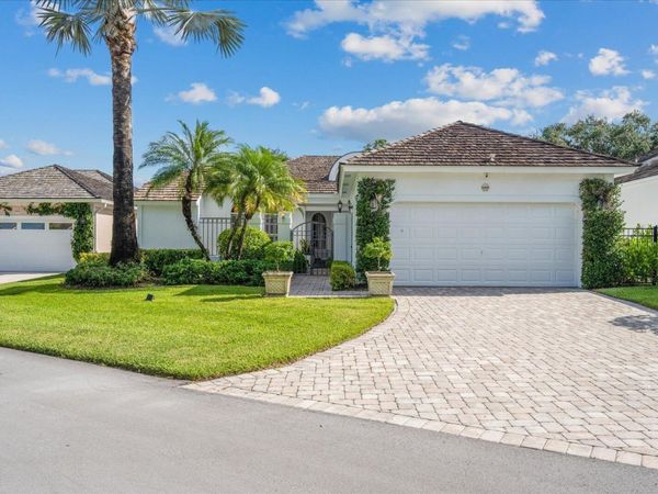 2466 Muir Circle, Wellington, FL 33414