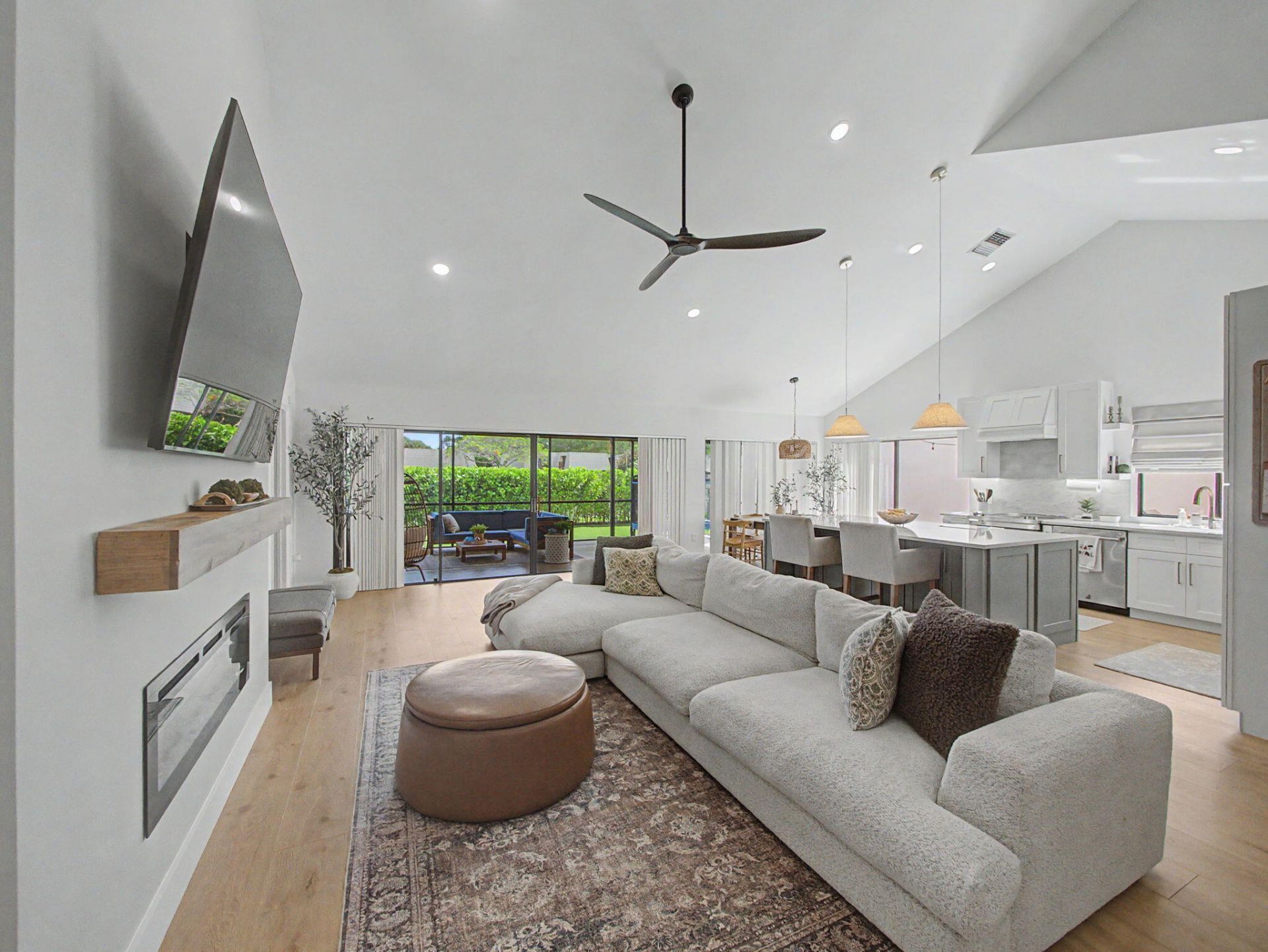 2631 Mohawk Circle, West Palm Beach, FL 33409 Photo
